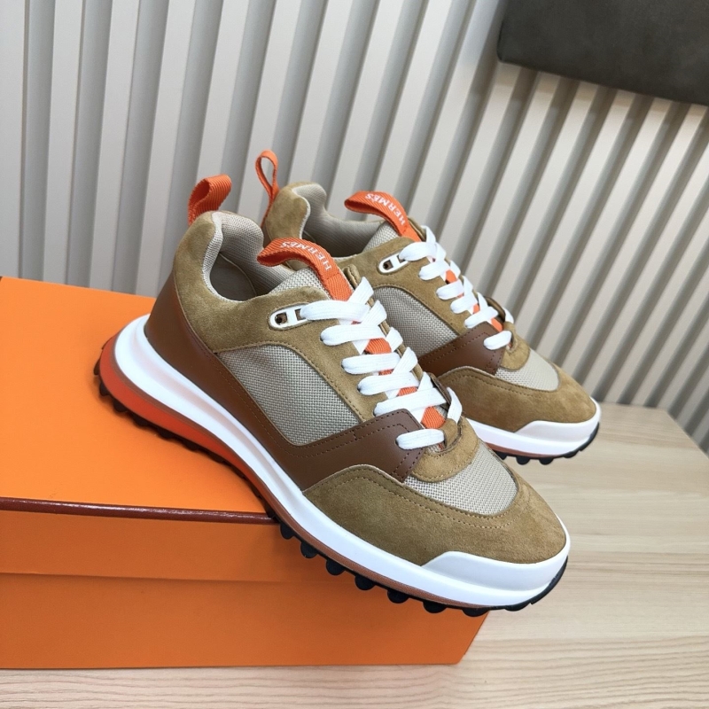H**me5 sneaker